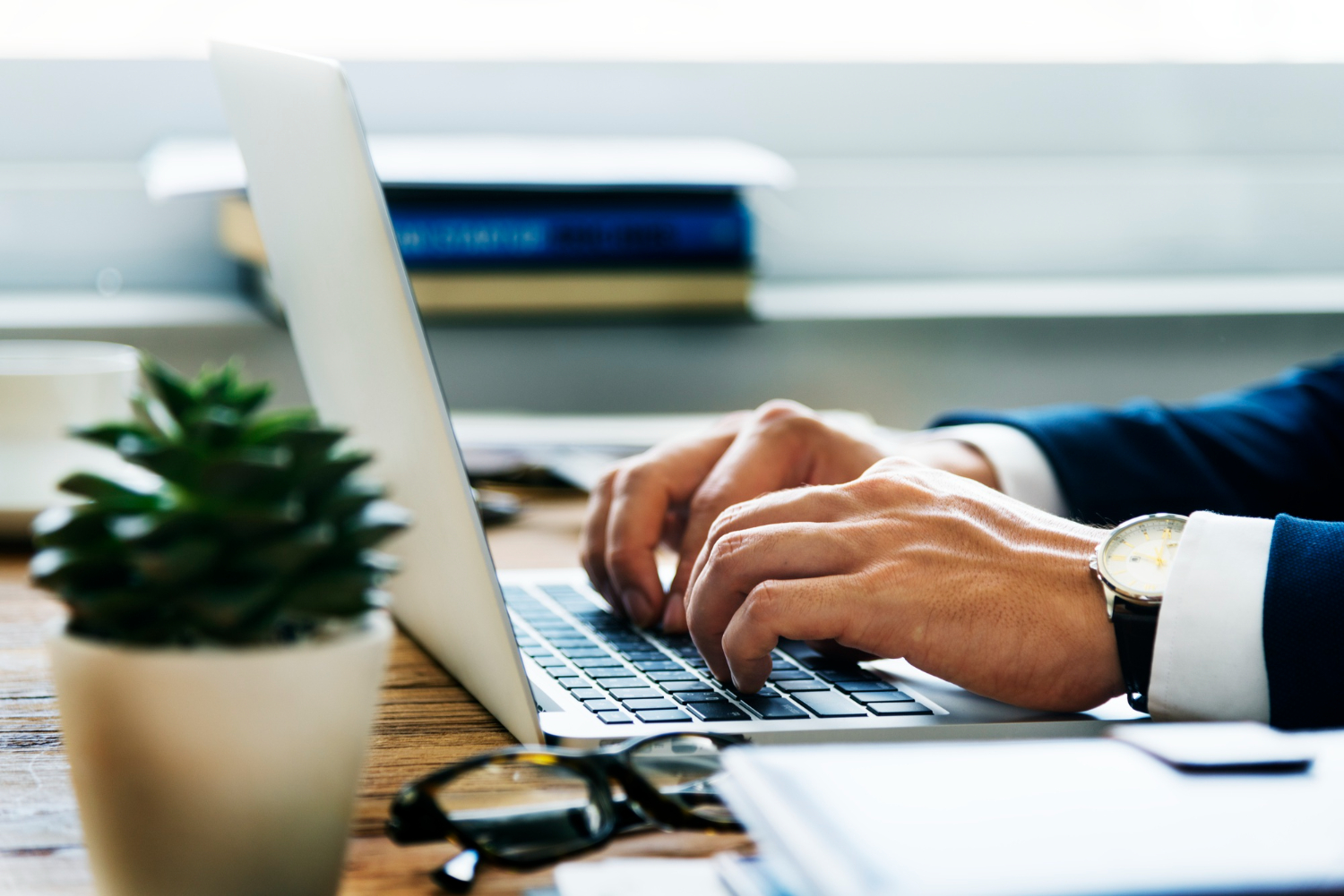 Guide to the Portugal D1 Work Visa requirements, process, and settlement.