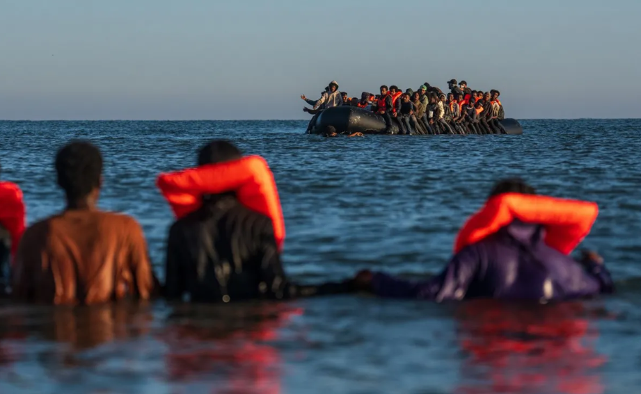 UK Asylum claims fall slightly in 2025 while small boat arrivals rise