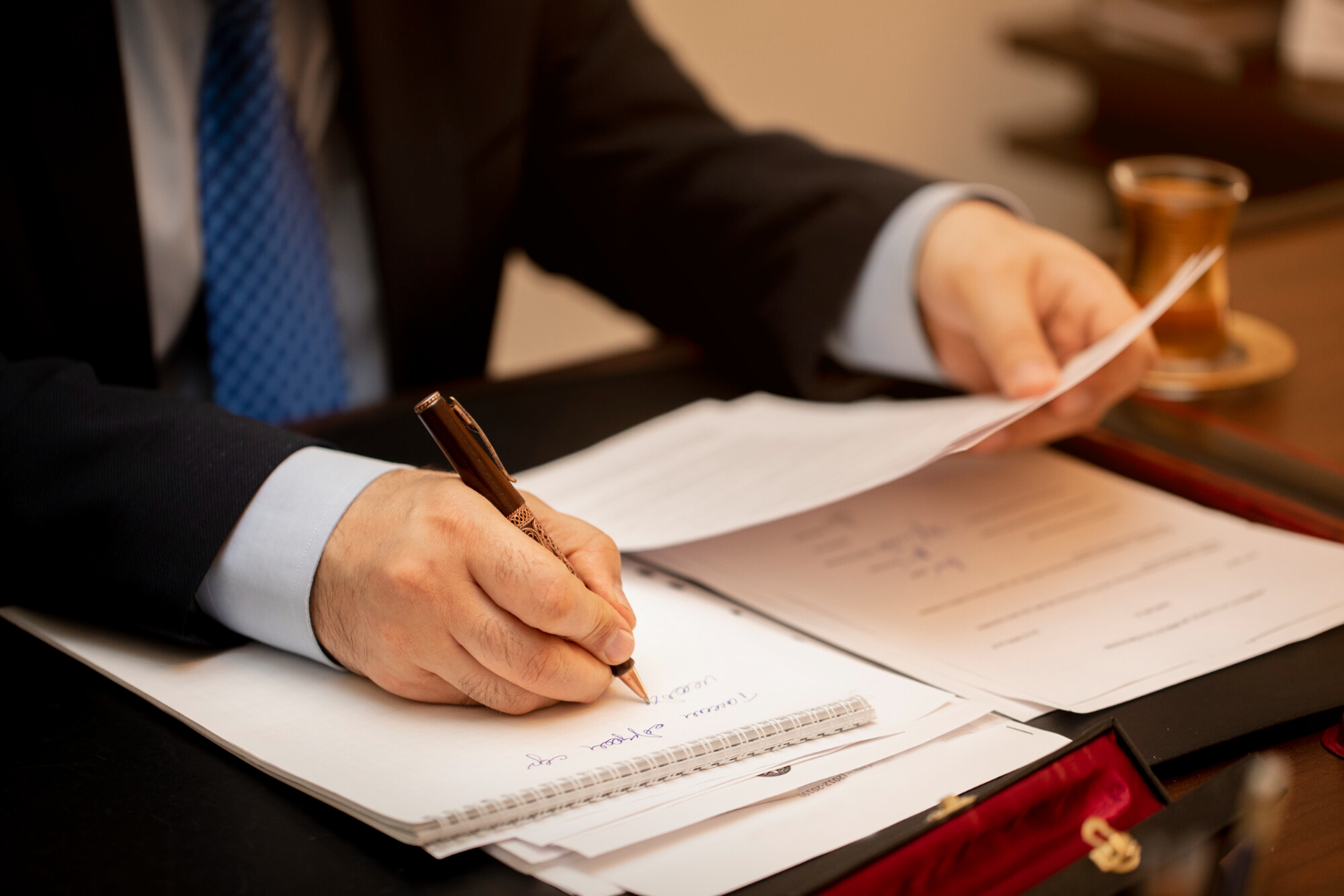 A guide to the Home Office’s new pay frequency compliance rules for skilled workers (2026)