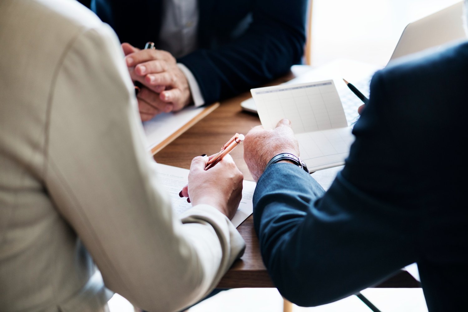 UK immigration lawyer vs immigration adviser: What is the difference?